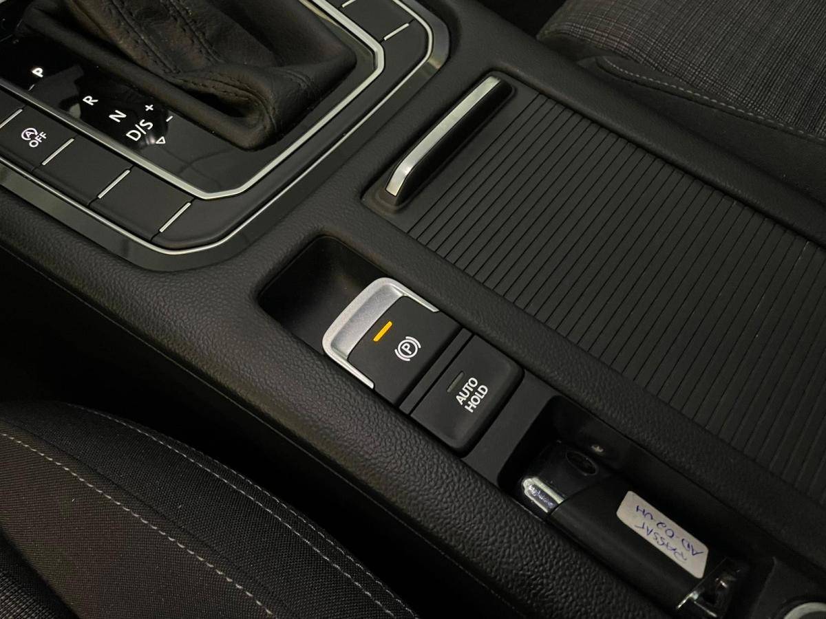 volkswagen-passat-variant-2020-diesel-1598cc