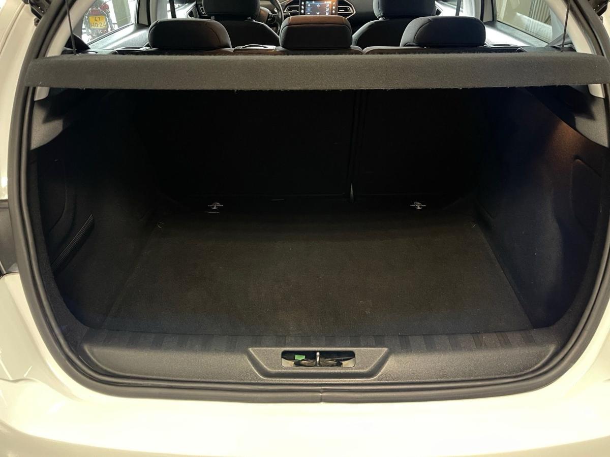 peugeot-308-2018-diesel-1560cc