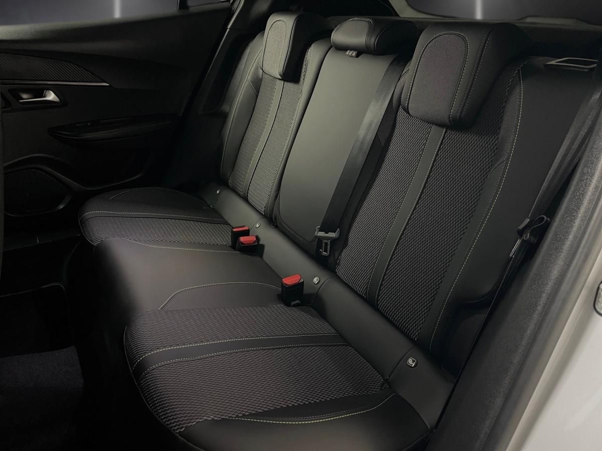 peugeot-2008-2023-gasolina-1199cc