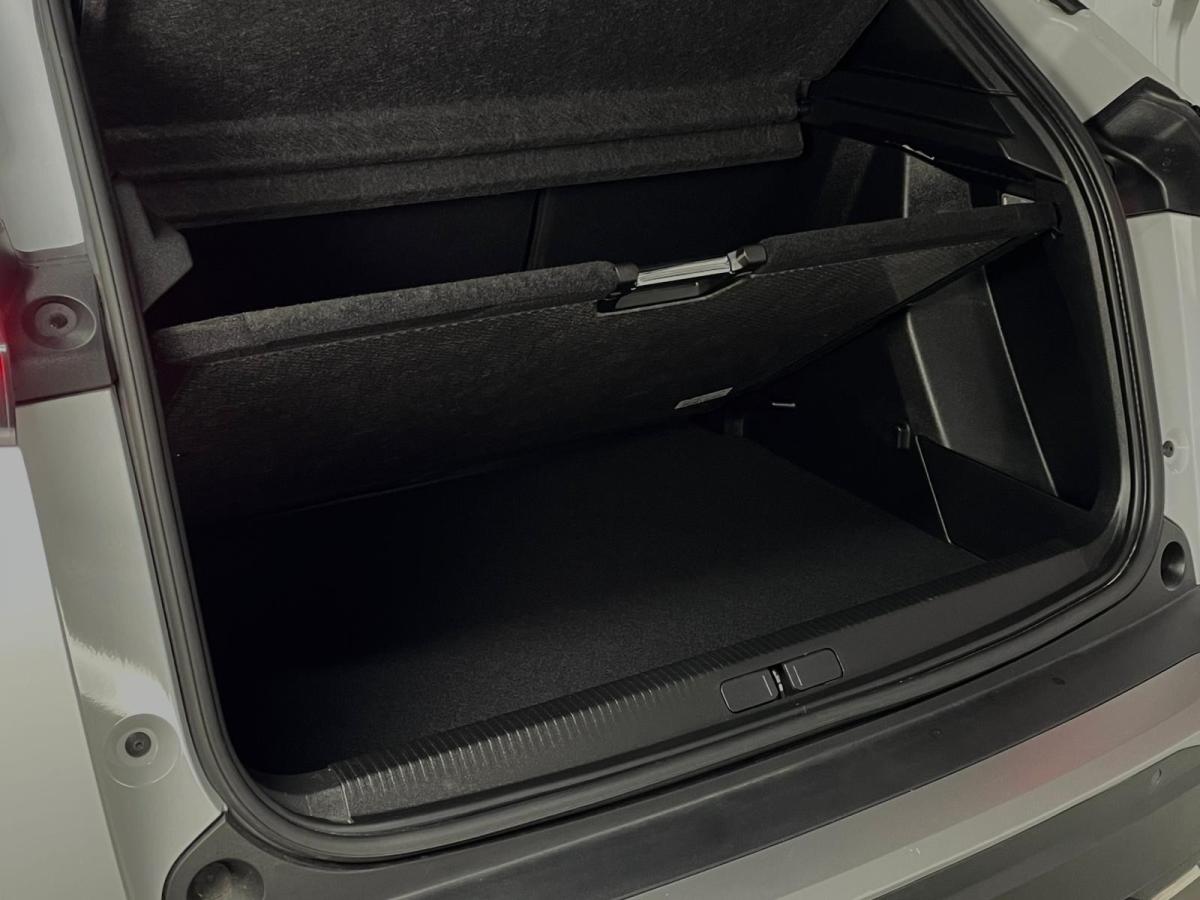 peugeot-2008-2023-gasolina-1199cc