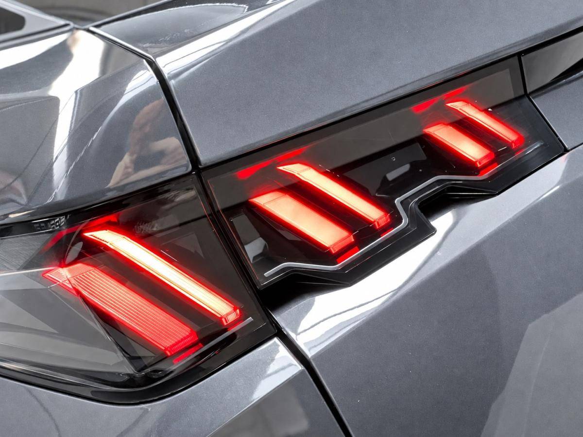 peugeot-e-3008-2025-eletrico-0cc