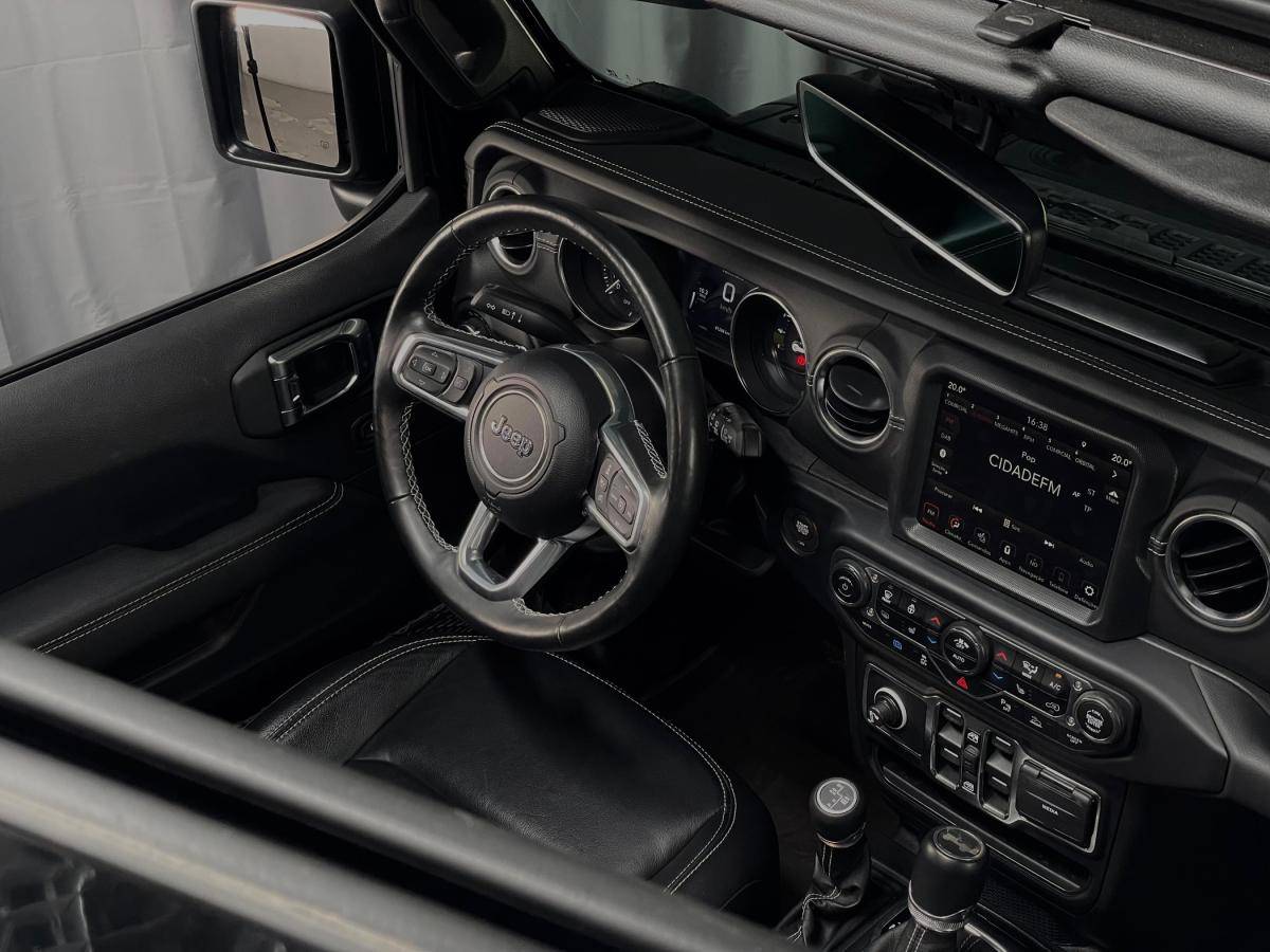 jeep-wrangler-2023-hibrido-a-gasolina-1995cc