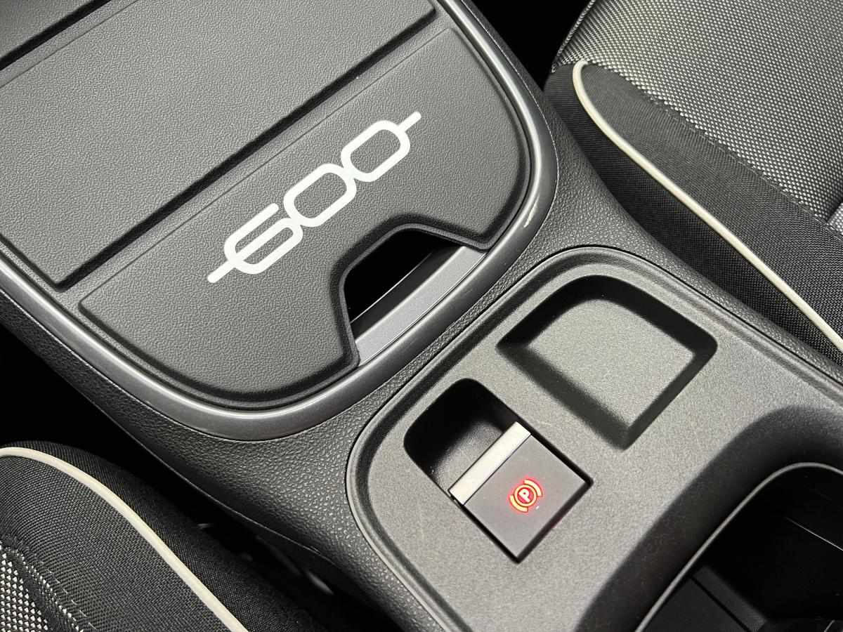 fiat-600-2026-gasolina-1199cc