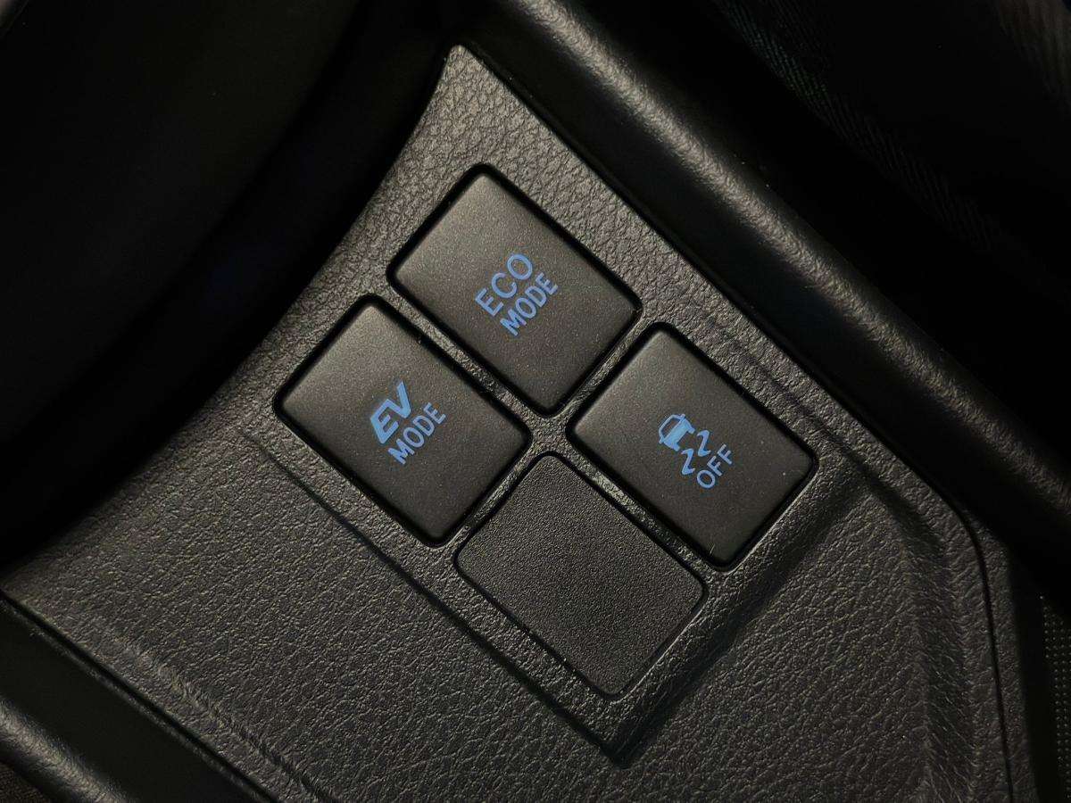 toyota-yaris-2020-hibrido-a-gasolina-1497cc
