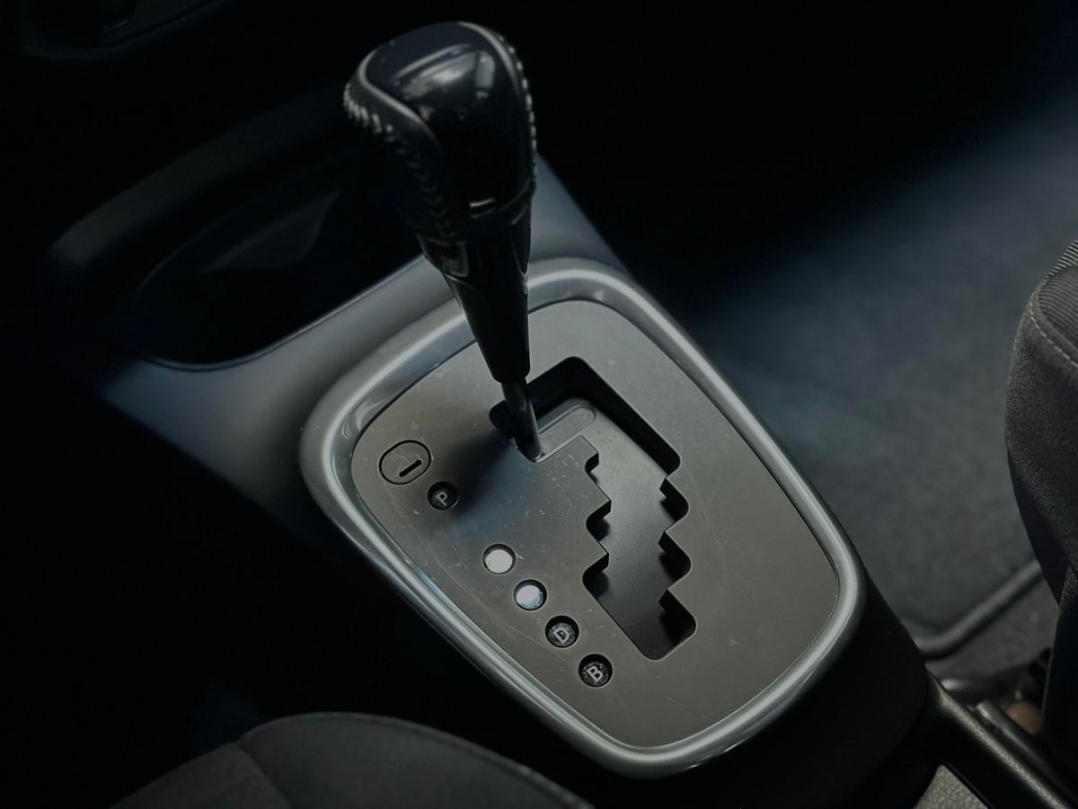 toyota-yaris-2020-hibrido-a-gasolina-1497cc