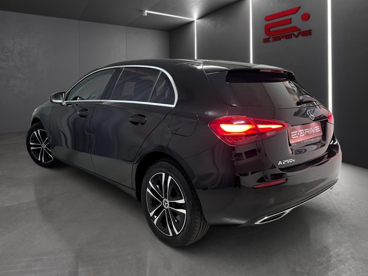mercedes-benz-classe-a-2023-hibrido-a-gasolina-1332cc