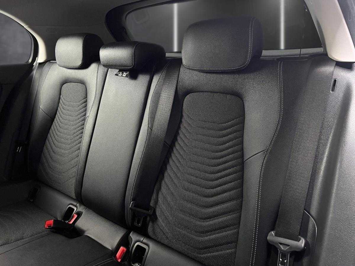 mercedes-benz-classe-a-2023-hibrido-a-gasolina-1332cc