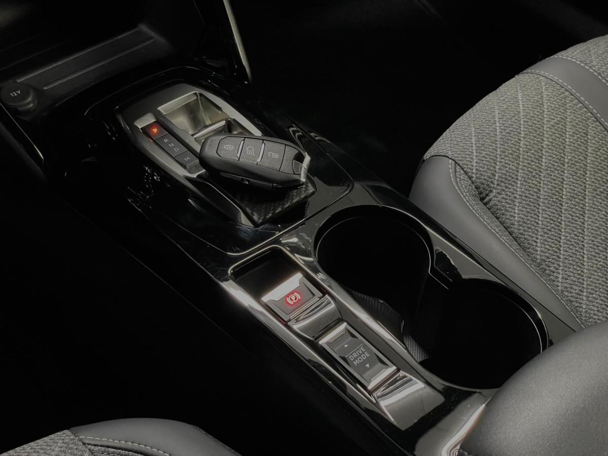 peugeot-2008-2024-gasolina-1199cc