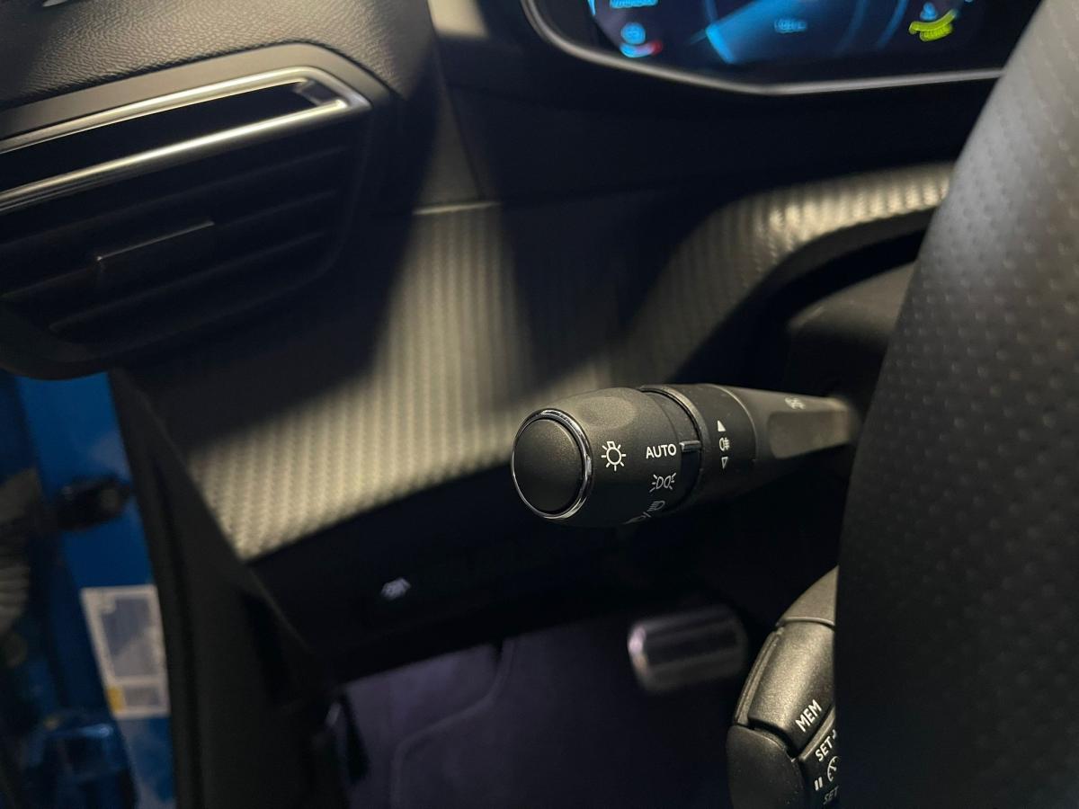 peugeot-2008-2023-eletrico-500cc