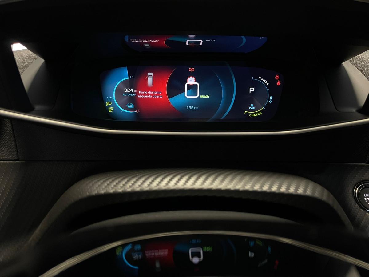 peugeot-2008-2023-eletrico-500cc