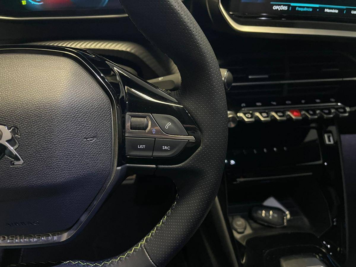 peugeot-2008-2023-eletrico-500cc