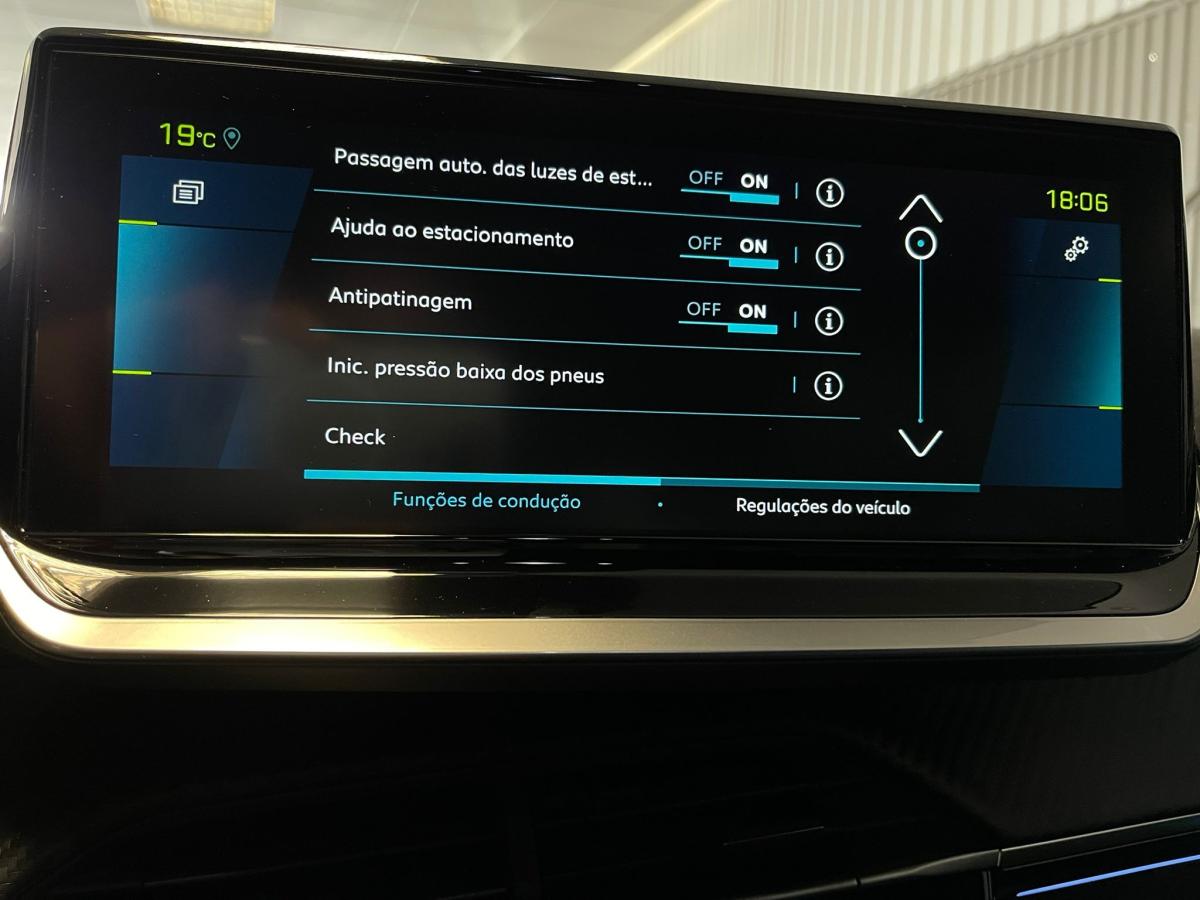 peugeot-2008-2023-eletrico-500cc