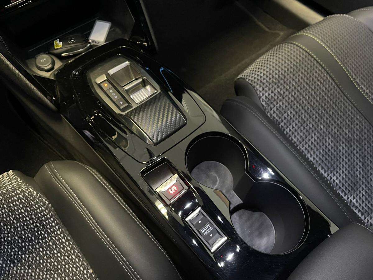 peugeot-2008-2023-eletrico-500cc