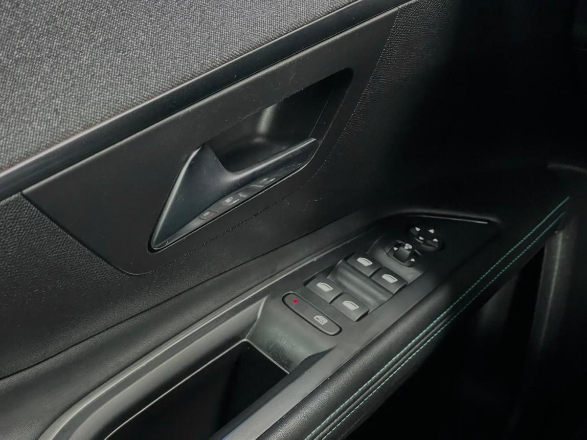 peugeot-5008-2023-gasolina-1199cc