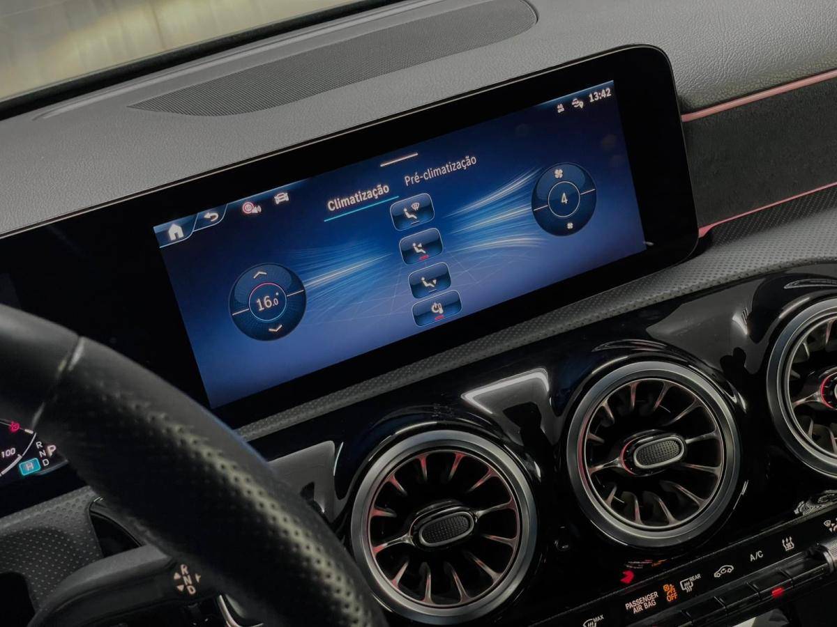 mercedes-benz-classe-a-2024-hibrido-a-gasolina-1332cc