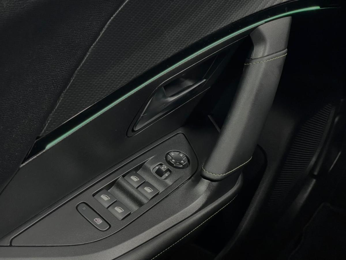 peugeot-2008-2023-gasolina-1199cc