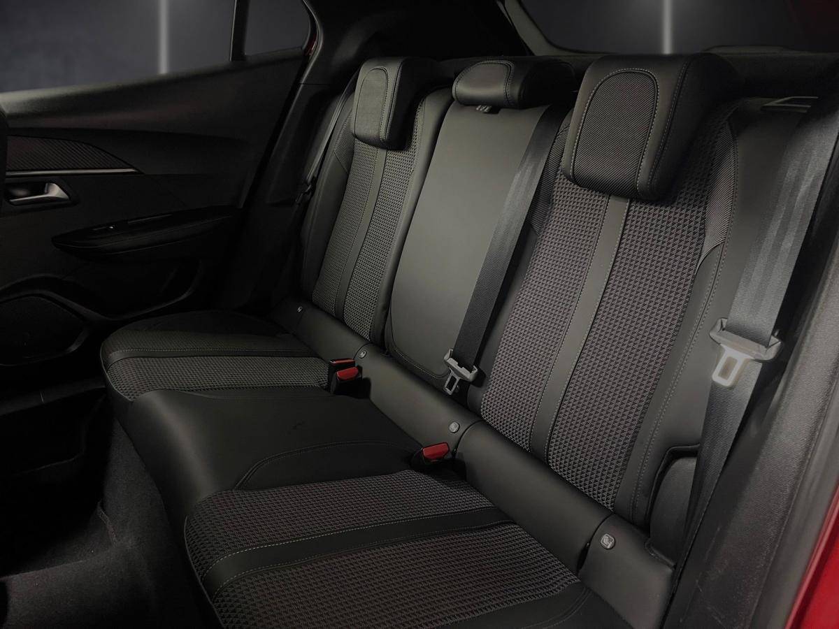 peugeot-2008-2023-gasolina-1199cc