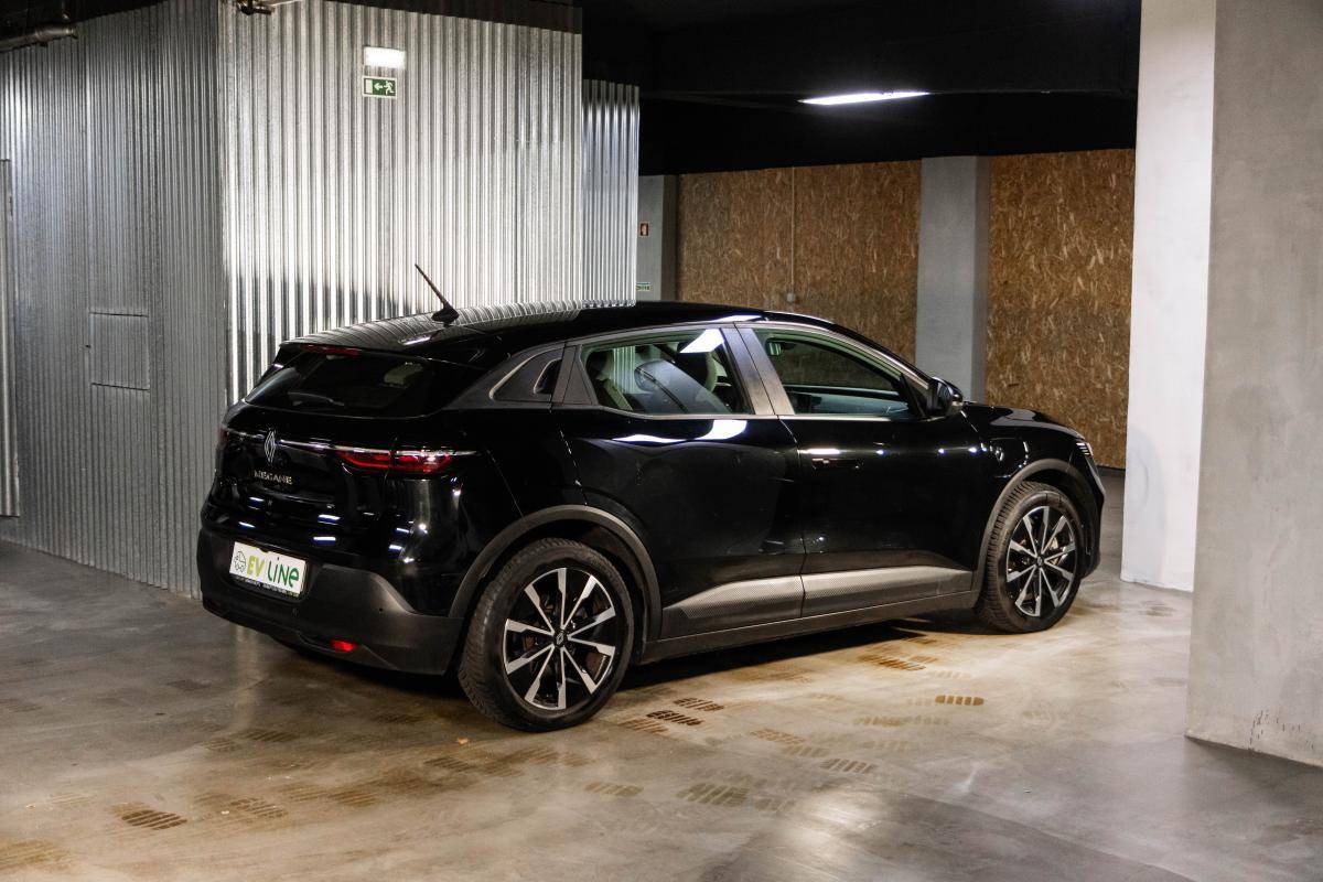 renault-megane-e-tech-2023-eletrico-0cc
