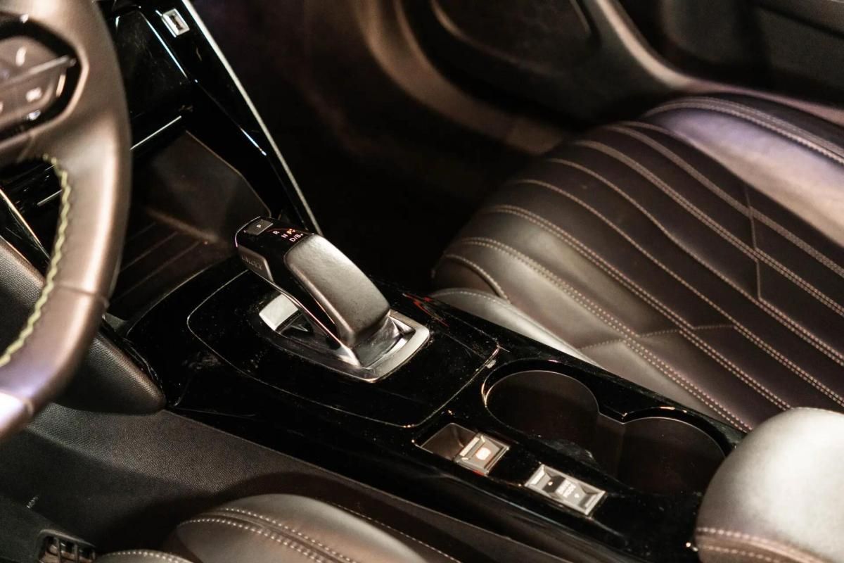 peugeot-e-2008-2022-eletrico-0cc
