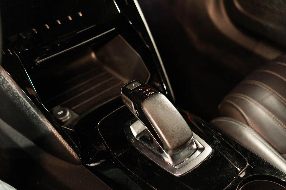 peugeot-e-2008-2022-eletrico-0cc