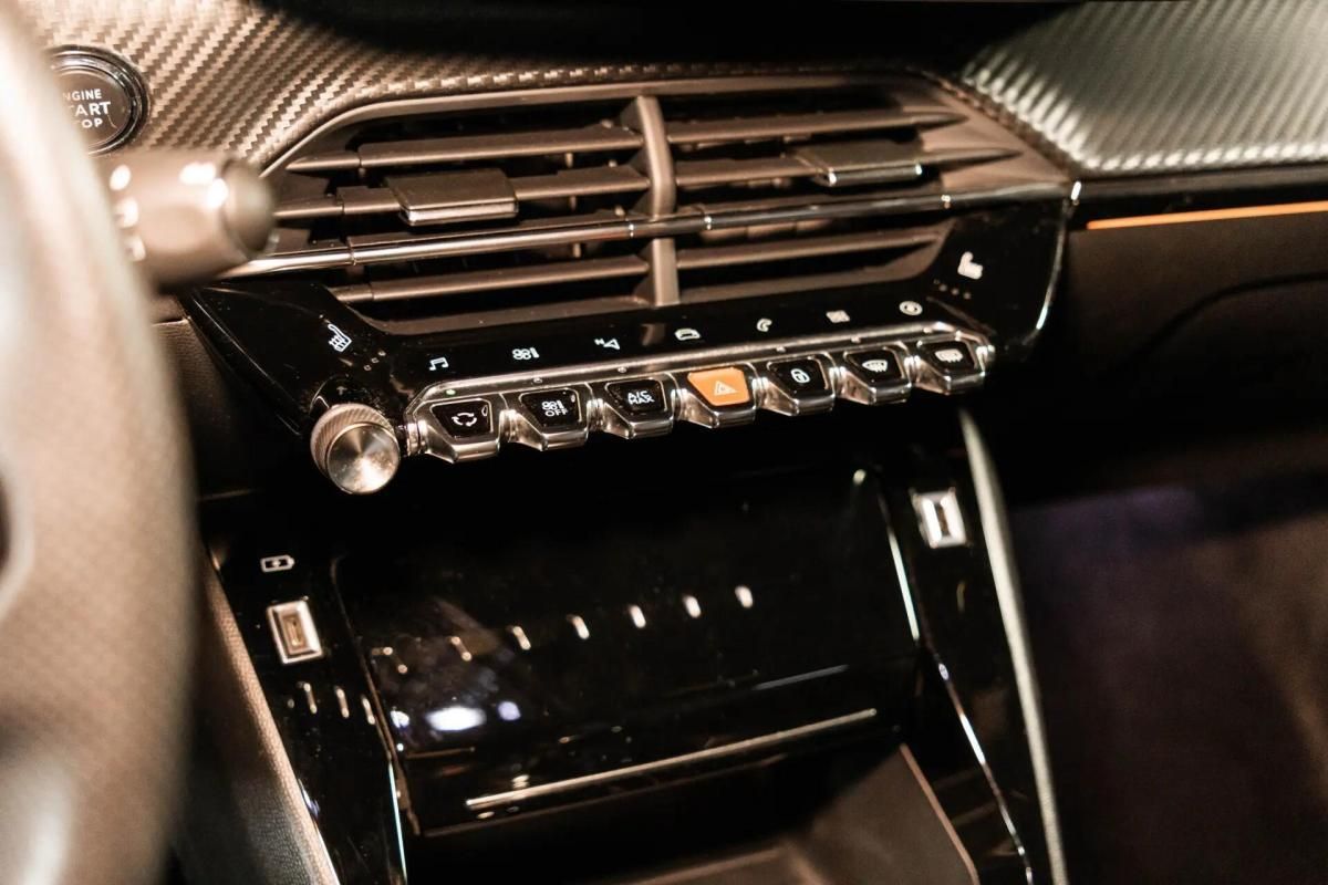 peugeot-e-2008-2022-eletrico-0cc