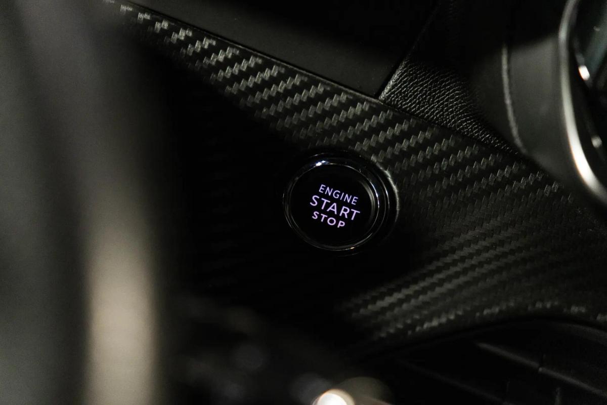 peugeot-e-2008-2022-eletrico-0cc