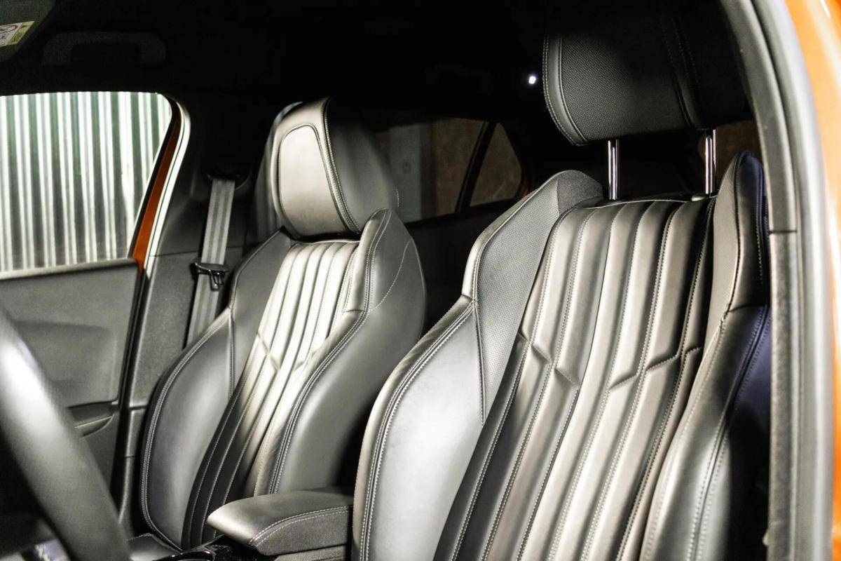peugeot-e-2008-2022-eletrico-0cc