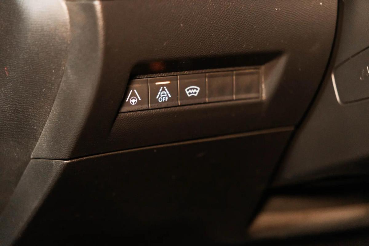 peugeot-e-2008-2022-eletrico-0cc