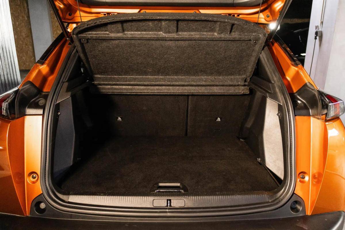 peugeot-e-2008-2022-eletrico-0cc