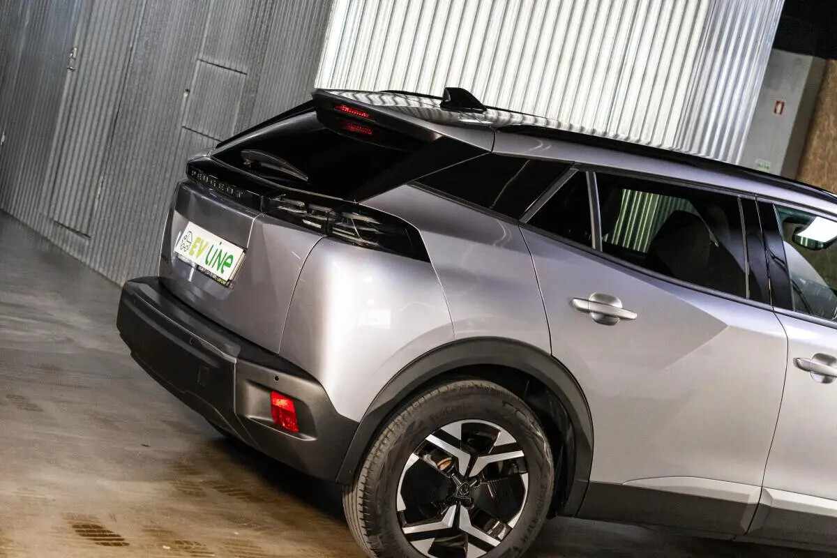 peugeot-e-2008-2025-eletrico-0cc