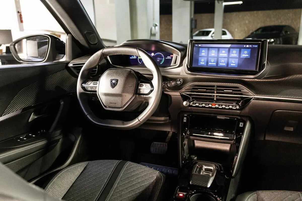 peugeot-e-2008-2025-eletrico-0cc