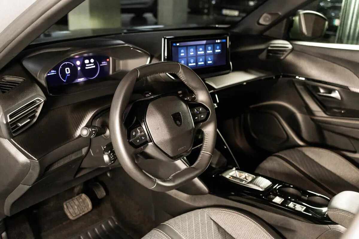 peugeot-e-2008-2025-eletrico-0cc