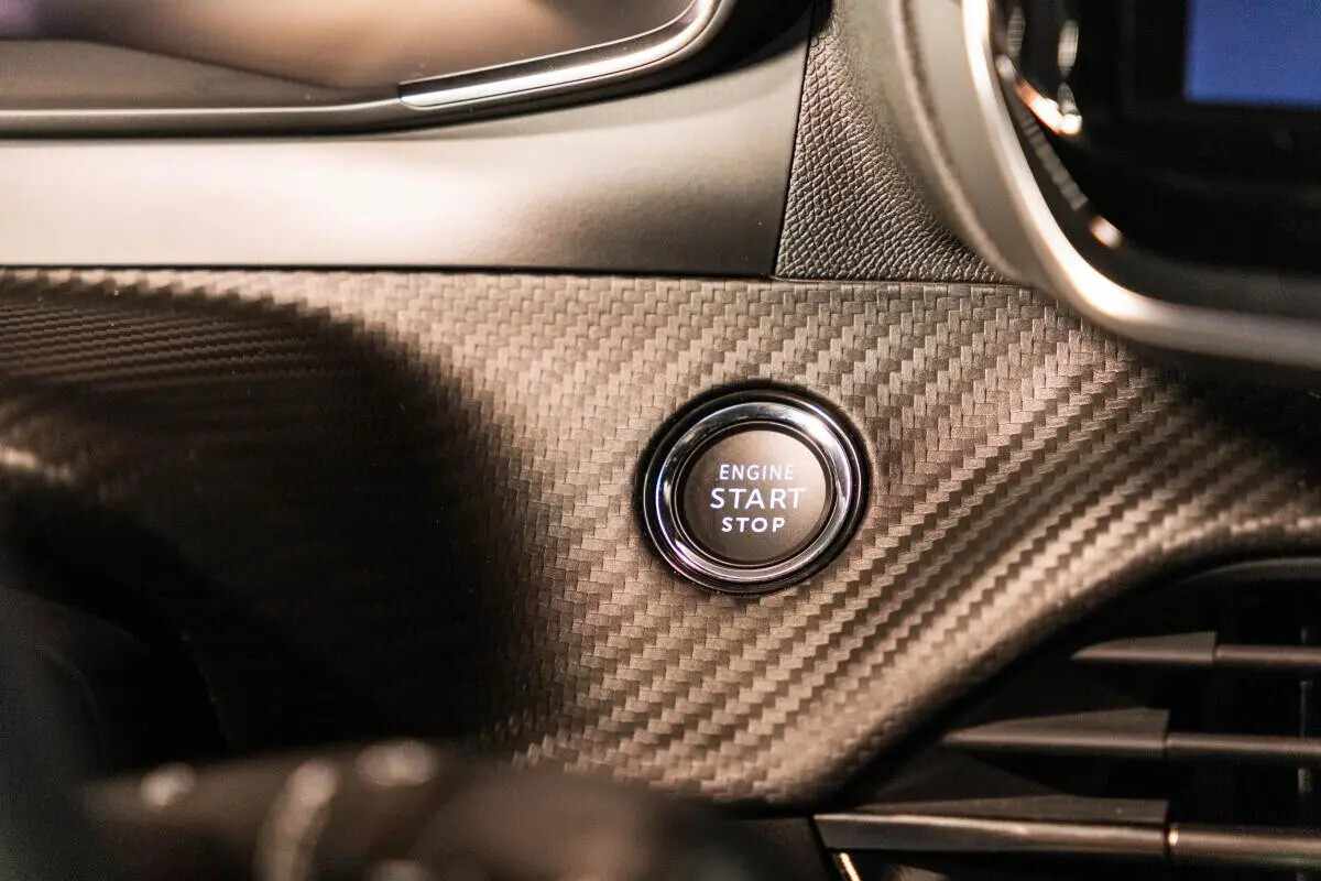 peugeot-e-2008-2025-eletrico-0cc