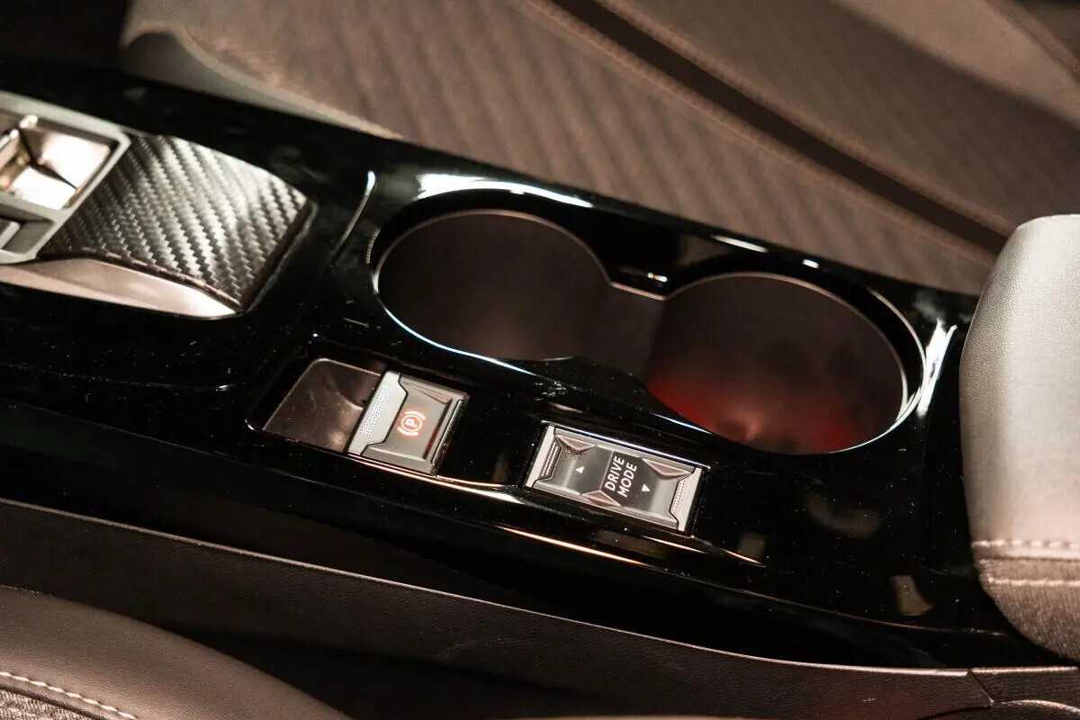 peugeot-e-2008-2025-eletrico-0cc