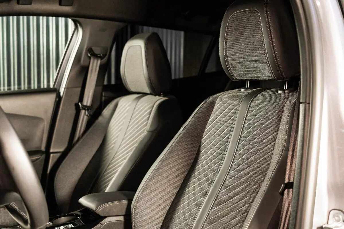 peugeot-e-2008-2025-eletrico-0cc