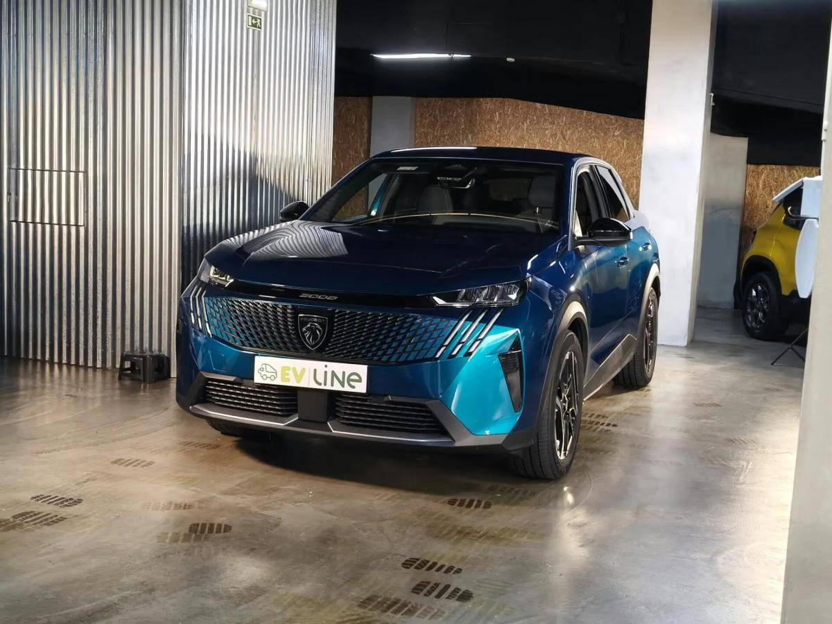 peugeot-e-3008-2025-eletrico-0cc