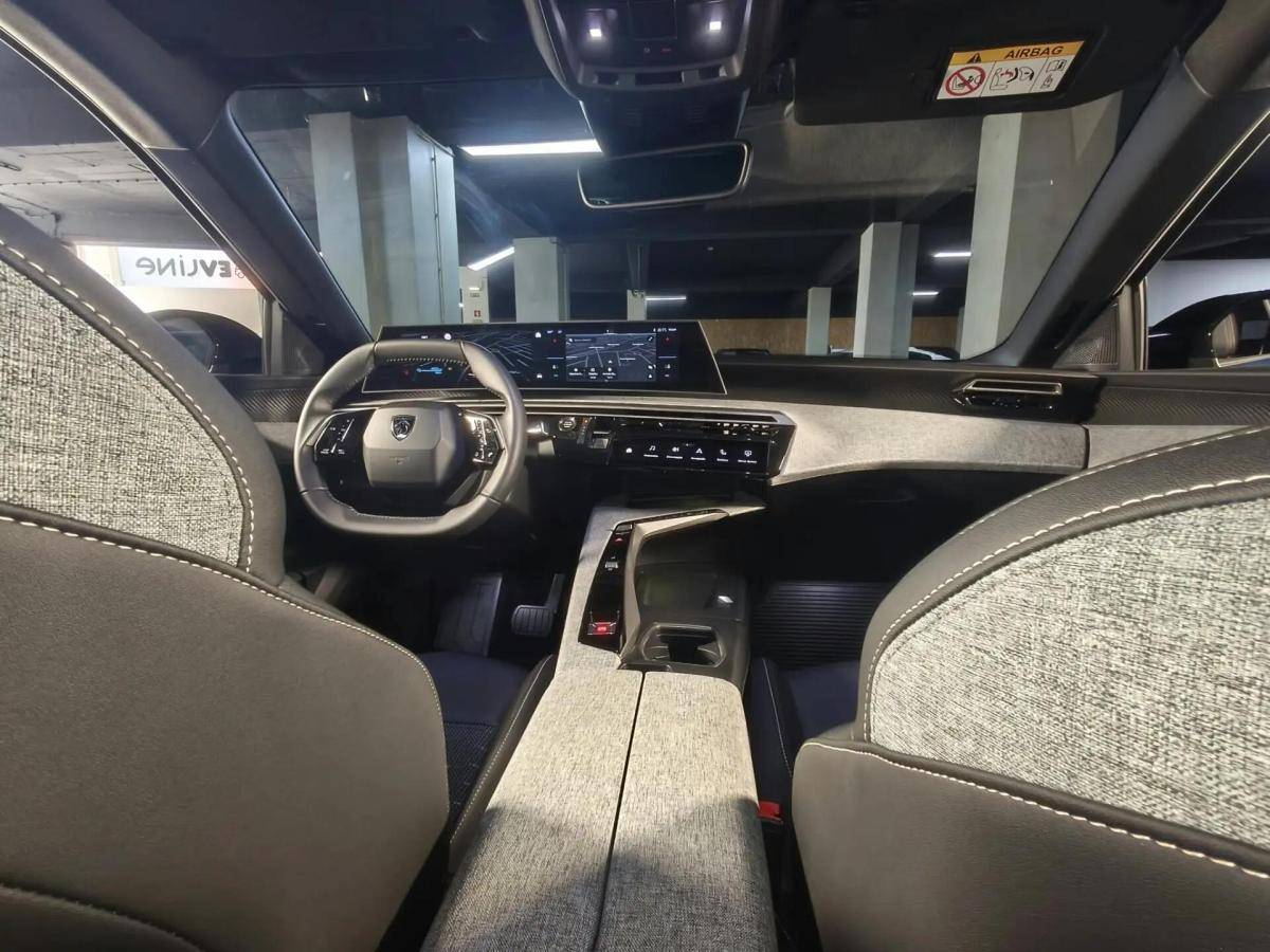 peugeot-e-3008-2025-eletrico-0cc