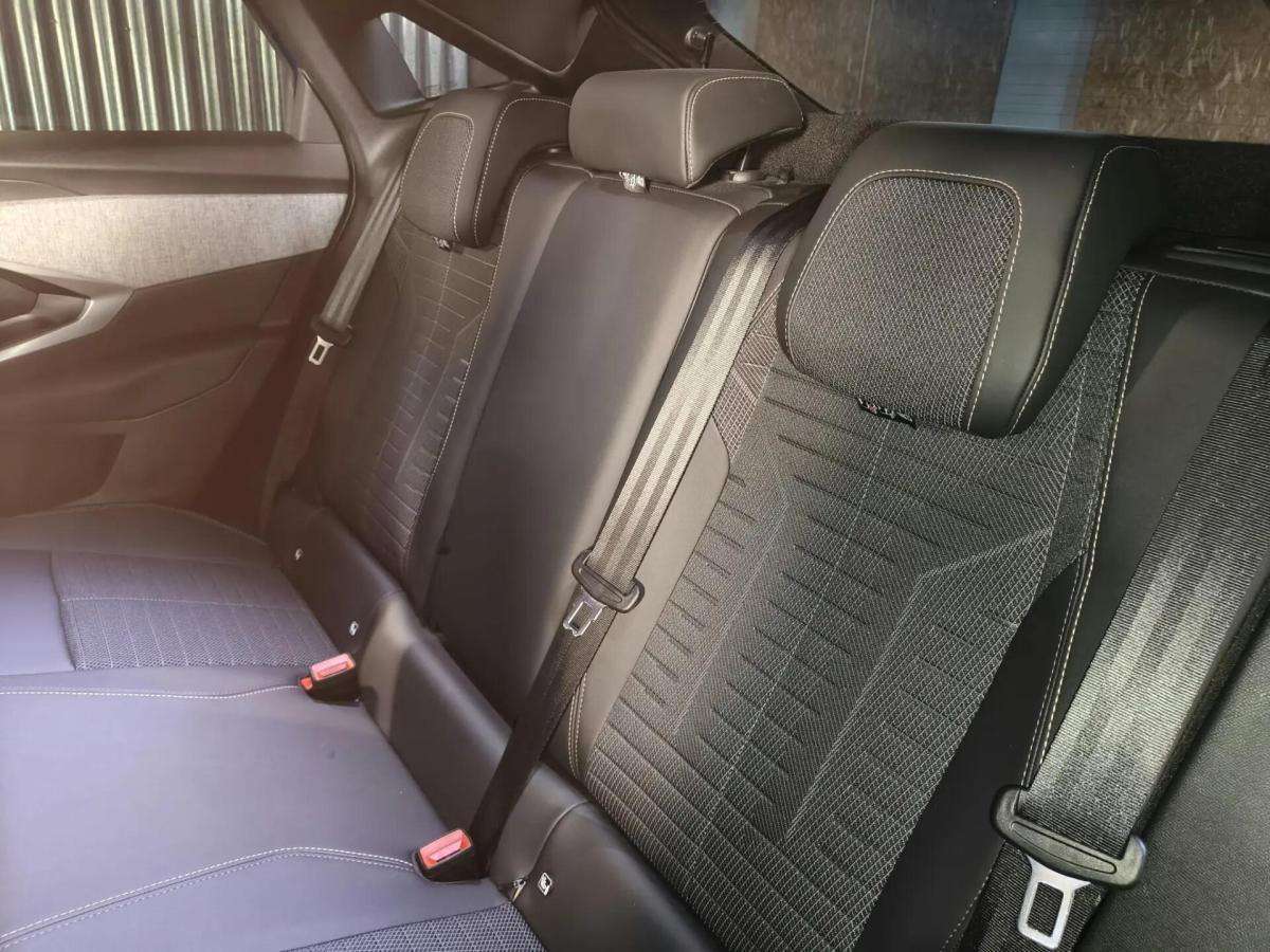 peugeot-e-3008-2025-eletrico-0cc