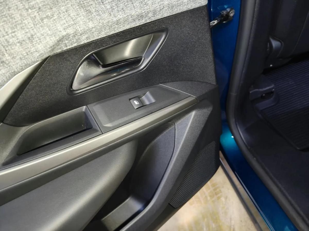 peugeot-e-3008-2025-eletrico-0cc