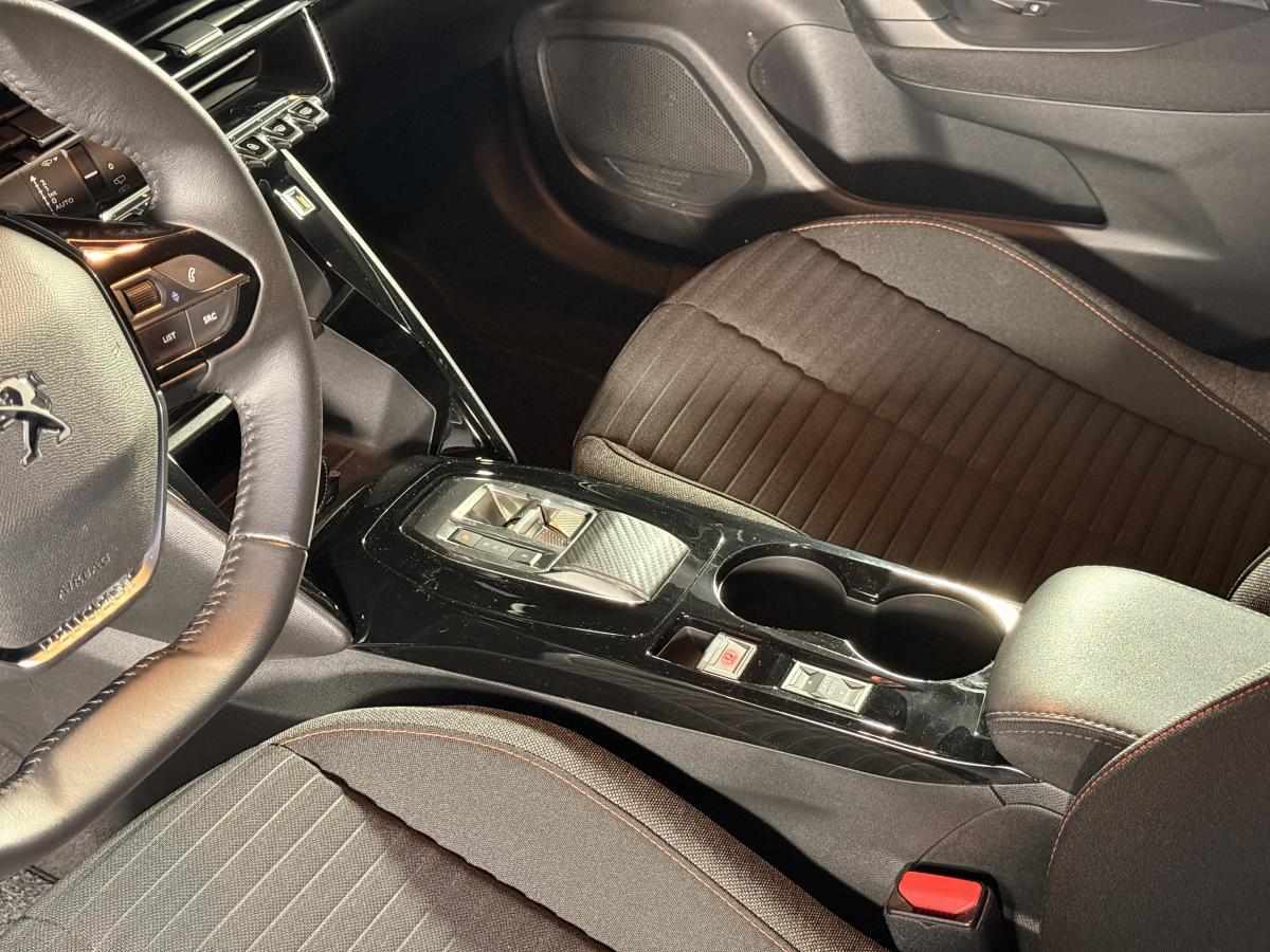 peugeot-e-2008-2022-eletrico-0cc