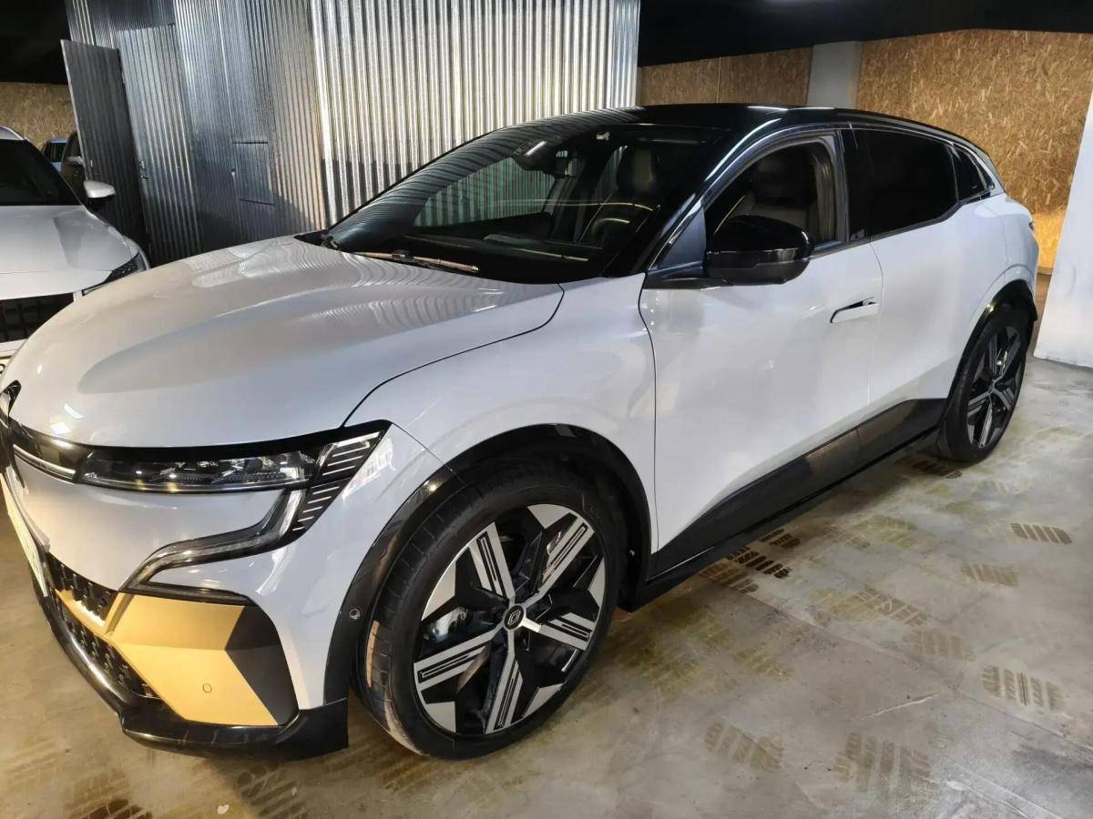renault-megane-e-tech-2023-eletrico-0cc