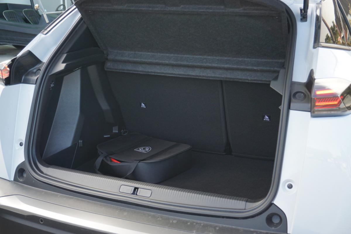 peugeot-e-2008-2025-eletrico-0cc