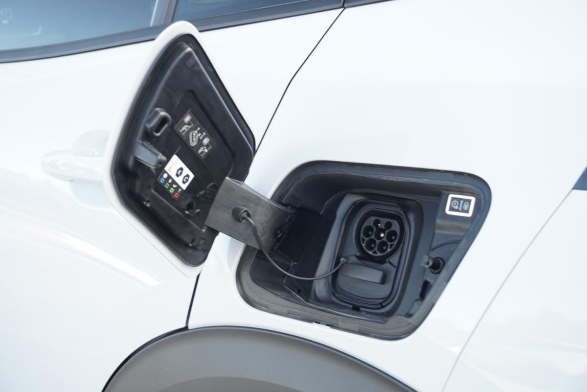 peugeot-e-2008-2025-eletrico-0cc