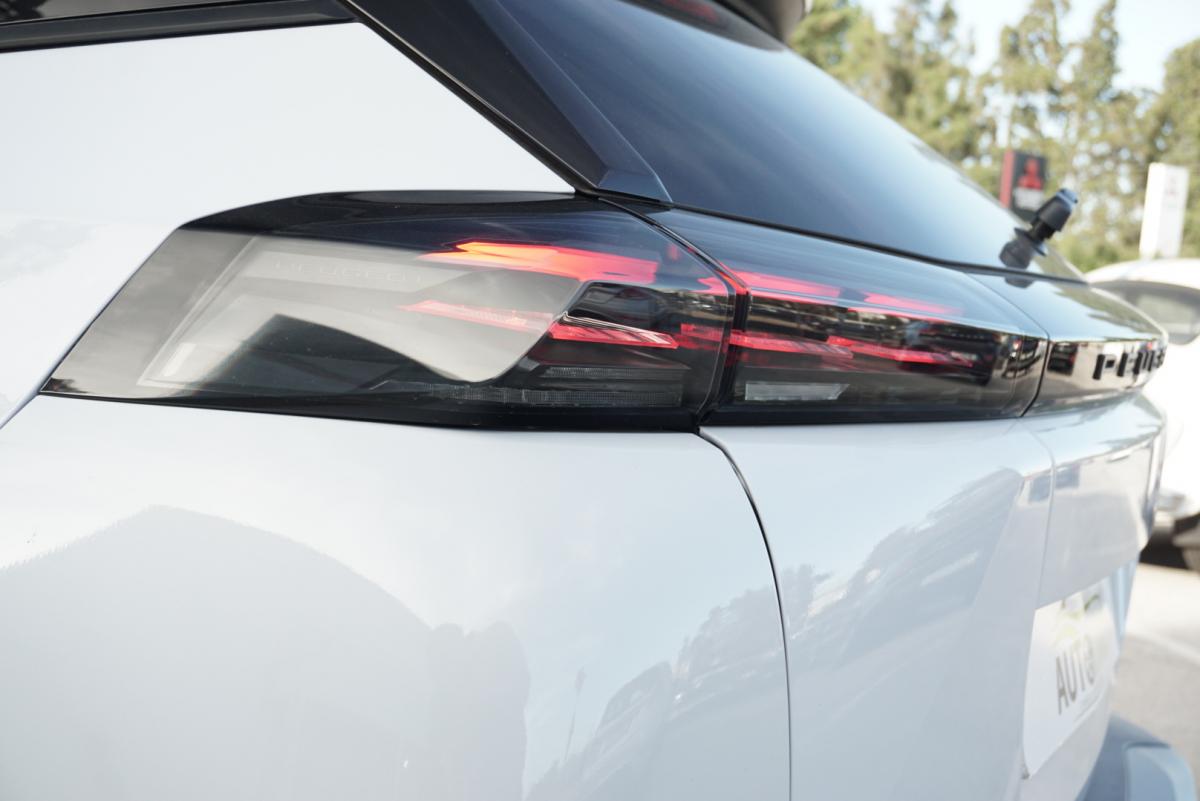 peugeot-e-2008-2025-eletrico-0cc