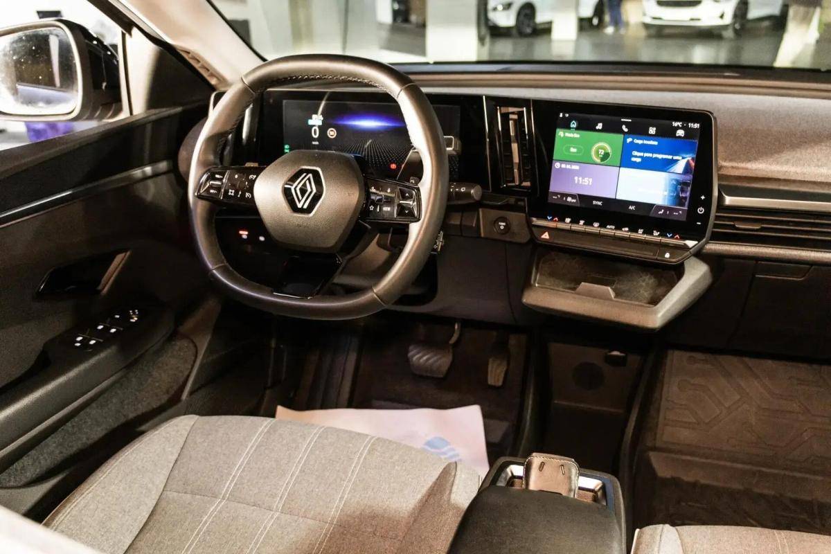 renault-megane-e-tech-2022-eletrico-0cc