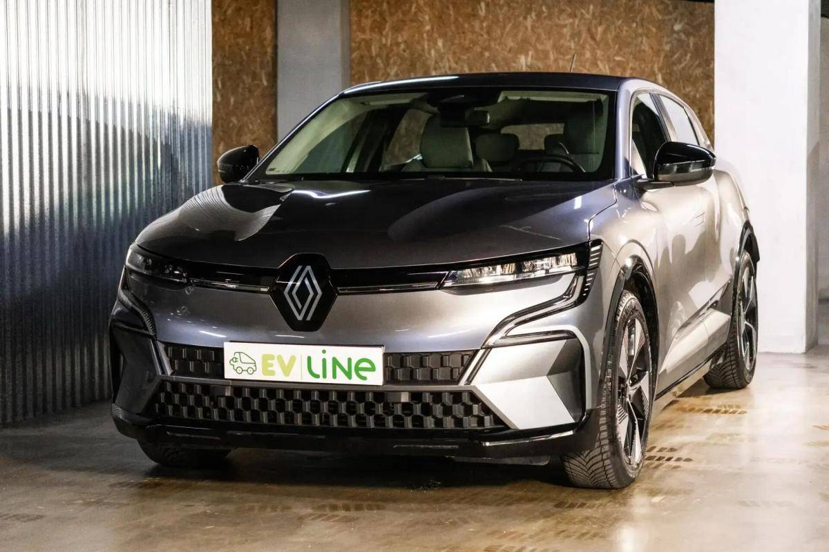 renault-megane-e-tech-2022-eletrico-0cc