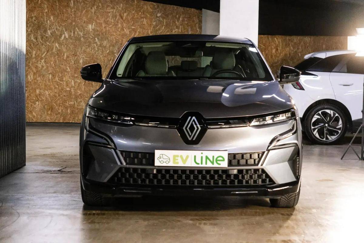 renault-megane-e-tech-2022-eletrico-0cc
