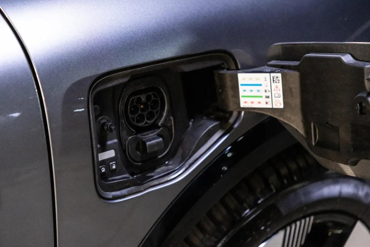 renault-megane-e-tech-2022-eletrico-0cc