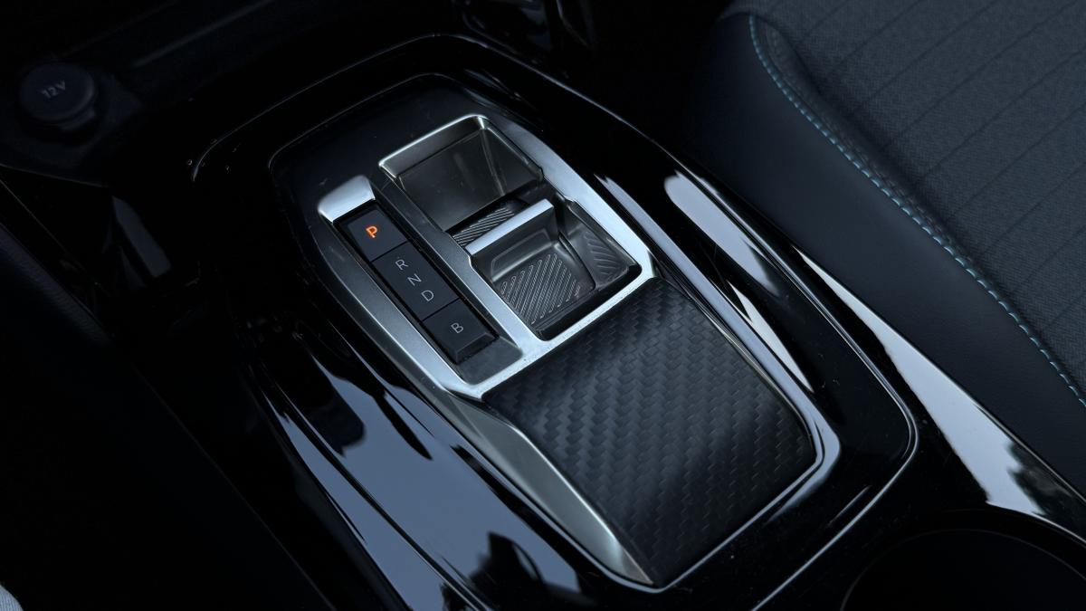 peugeot-e-2008-2023-eletrico-0cc