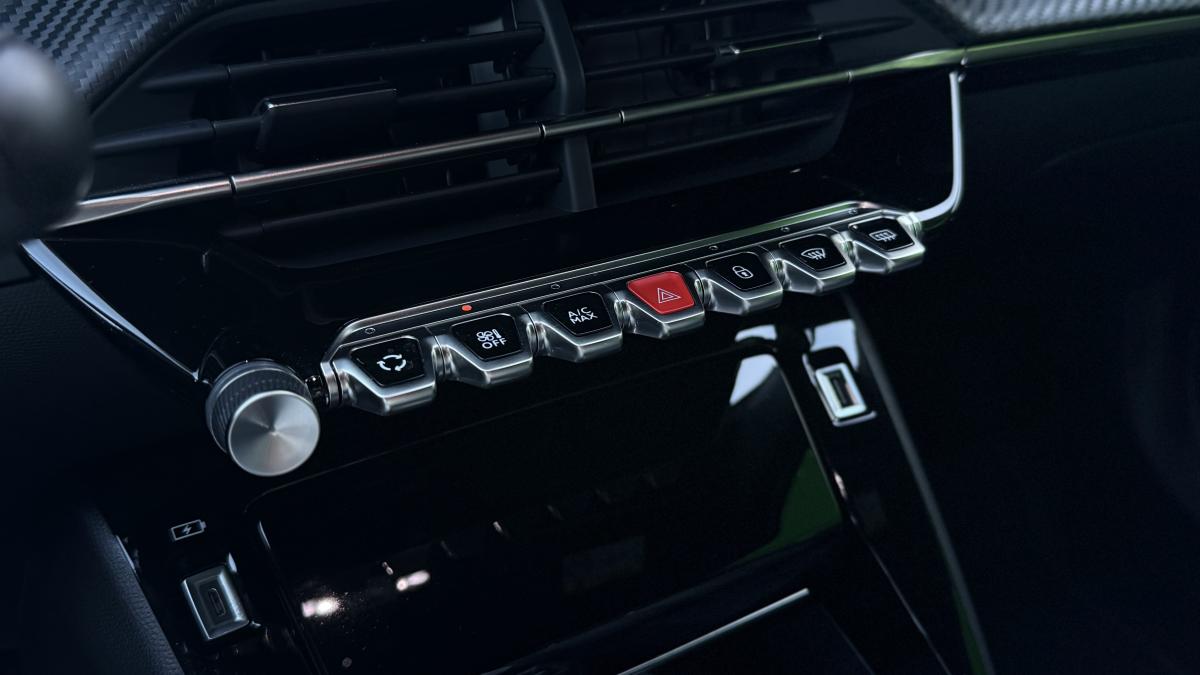 peugeot-e-2008-2023-eletrico-0cc
